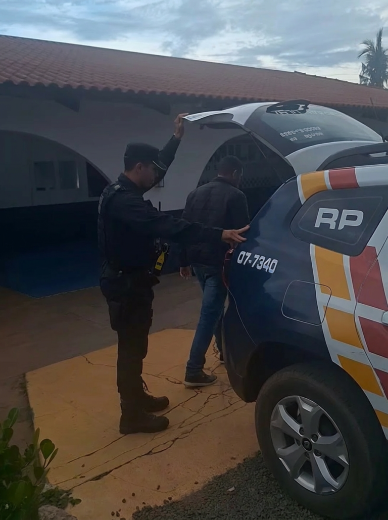 Homem é preso por se masturbar ao lado de passageira dentro de ônibus em Campo Novo