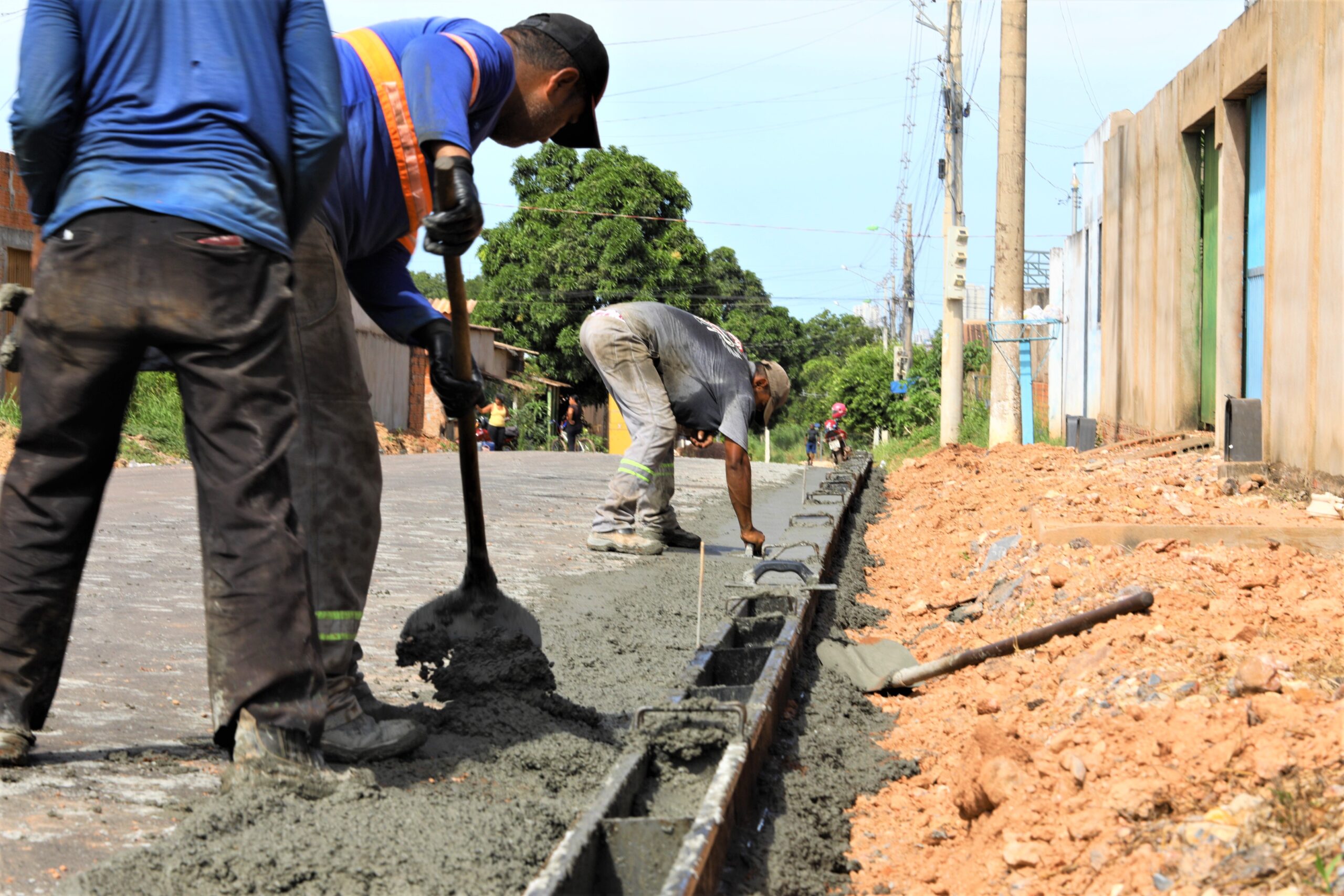 Distrito Marechal Rondon recebe implantação de meio-fio em nova etapa de obras de infraestrutura