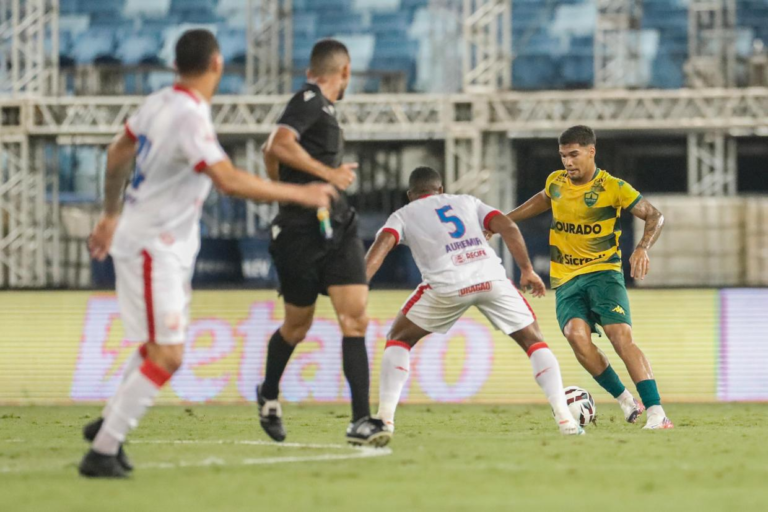 Cuiabá vence Náutico por 3 a 0 na Arena Pantanal