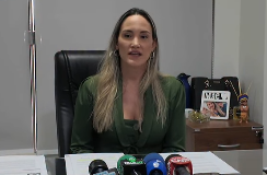 Secretária de Administração Priscila Gimenez concede entrevista coletiva sobre ação de improbidade administrativa